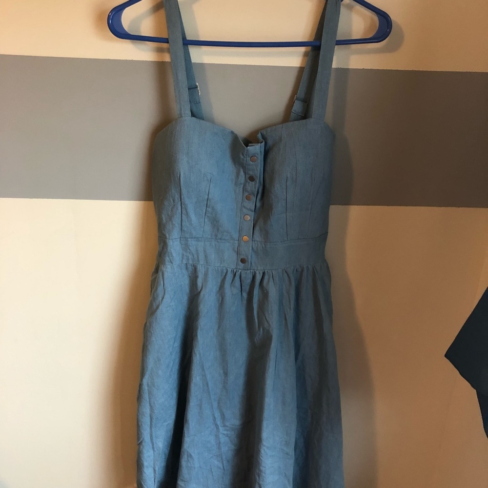 Denim dress with stretchy back